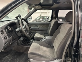 Nissan Navara vaihtoauto