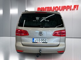 Volkswagen Touran vaihtoauto