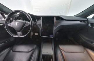 Tesla Model S vaihtoauto