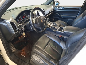 Porsche Cayenne vaihtoauto