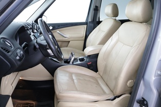 Ford Galaxy vaihtoauto