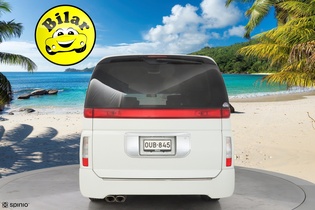 Nissan Elgrand vaihtoauto