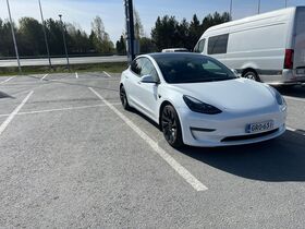 Tesla Model 3 vaihtoauto