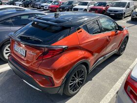 Toyota C-HR vaihtoauto