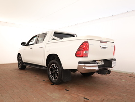 Toyota Hilux vaihtoauto