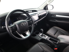 Toyota Hilux vaihtoauto