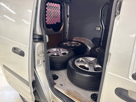 Ford Transit Connect vaihtoauto
