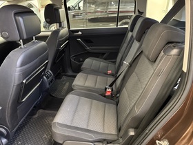 Volkswagen Touran vaihtoauto