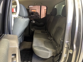 Nissan Navara vaihtoauto