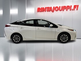 Toyota Prius Plug-in vaihtoauto