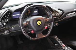 Ferrari 488 vaihtoauto