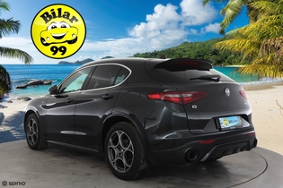 Alfa Romeo Stelvio vaihtoauto