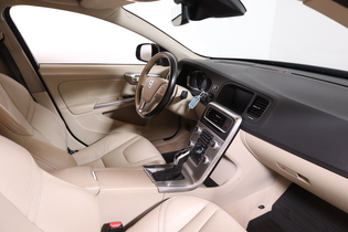 Volvo V60 Cross Country vaihtoauto