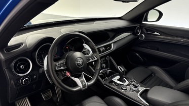 Alfa Romeo Stelvio vaihtoauto