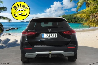 Mercedes-Benz GLA vaihtoauto