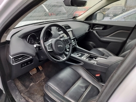 Jaguar F-PACE vaihtoauto