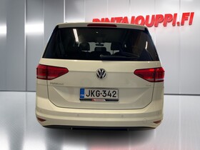 Volkswagen Touran vaihtoauto