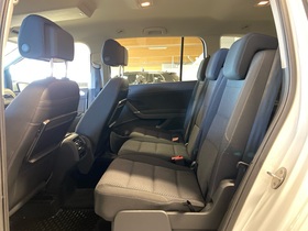 Volkswagen Touran vaihtoauto