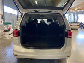 Volkswagen Touran vaihtoauto