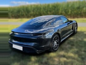 Porsche Taycan vaihtoauto