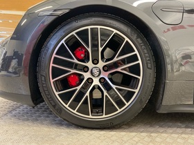 Porsche Taycan vaihtoauto