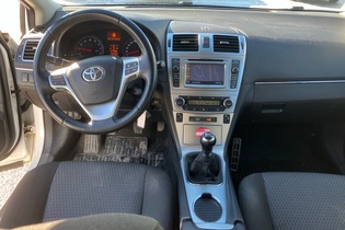 Toyota Avensis vaihtoauto