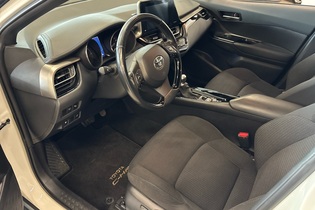 Toyota C-HR vaihtoauto