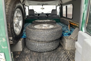 Land Rover Defender vaihtoauto