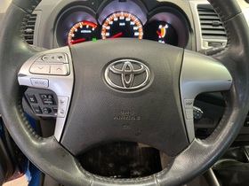 Toyota Hilux vaihtoauto