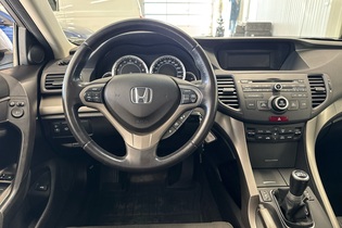 Honda Accord vaihtoauto