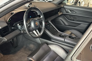 Porsche Taycan vaihtoauto