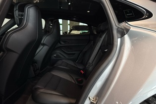 Porsche Taycan vaihtoauto