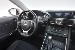 Lexus IS vaihtoauto