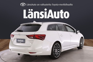 Toyota Avensis vaihtoauto