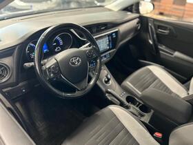 Toyota Auris vaihtoauto
