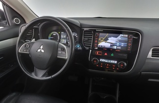 Mitsubishi Outlander PHEV vaihtoauto