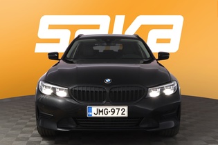 BMW 320 vaihtoauto