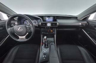 Lexus IS vaihtoauto
