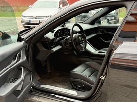 Porsche Taycan vaihtoauto