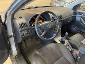 Toyota Avensis vaihtoauto