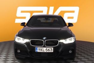 BMW 330 vaihtoauto