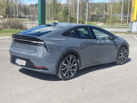Toyota Prius Plug-in vaihtoauto