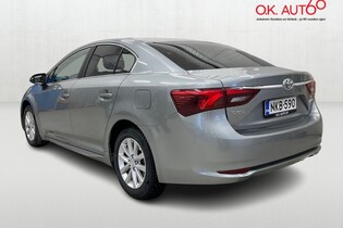 Toyota Avensis vaihtoauto
