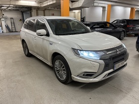 Mitsubishi Outlander PHEV vaihtoauto