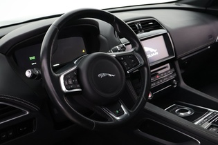 Jaguar F-PACE vaihtoauto