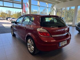 Opel Astra vaihtoauto