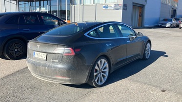 Tesla Model 3 vaihtoauto