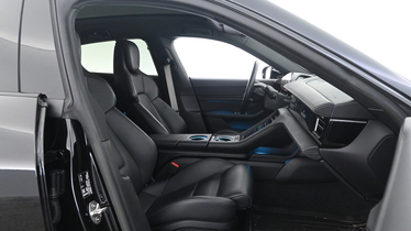 Porsche Taycan vaihtoauto