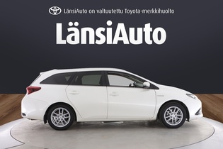 Toyota Auris vaihtoauto