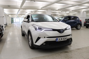 Toyota C-HR vaihtoauto
